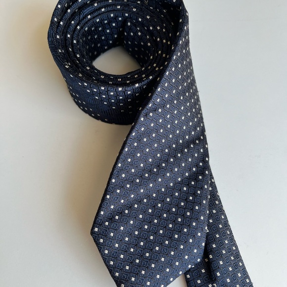 Banana Republic Navy Diamond Textured Men’s Tie - Picture 2 of 5